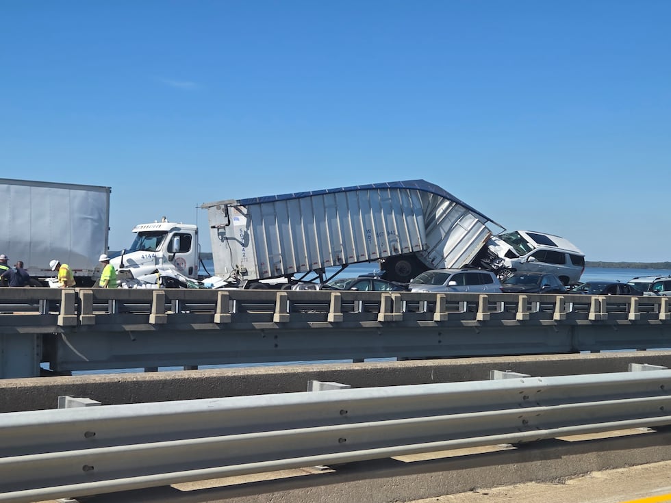 69-car pileup leaves several injured on South Carolina bridge 3 I-95 crash on Lake Marion Bridge in South Carolina.