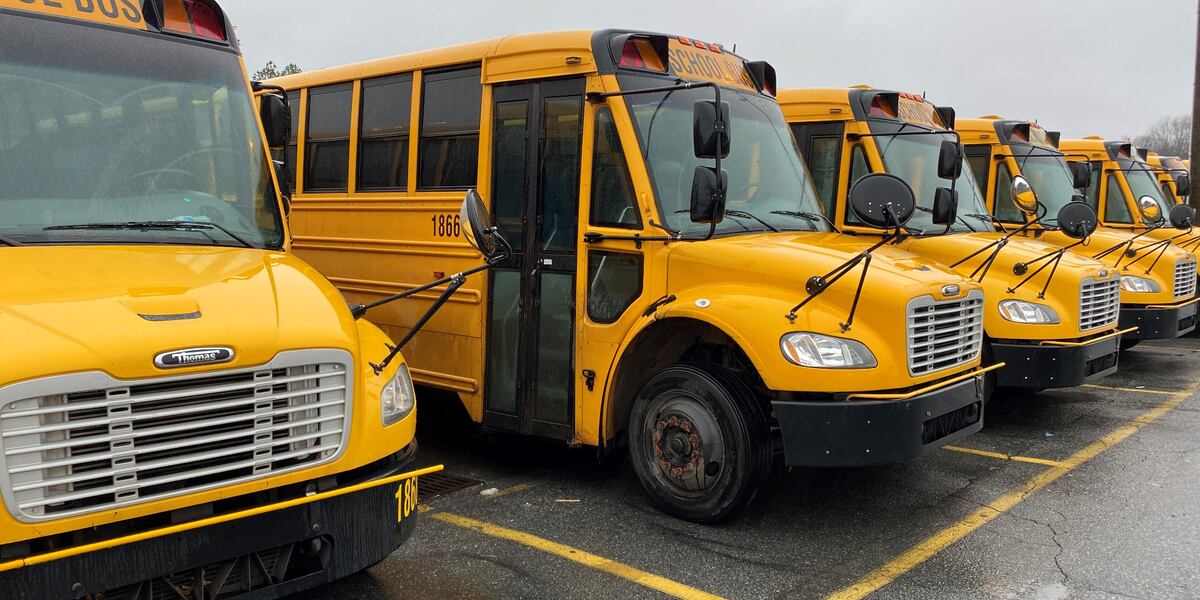 Charlotte-Mecklenburg Schools to give update on express bus routes for magnet programs charlotte-mecklenburg-schools-to-give-update-on-express-bus-routes-for-magnet-programs