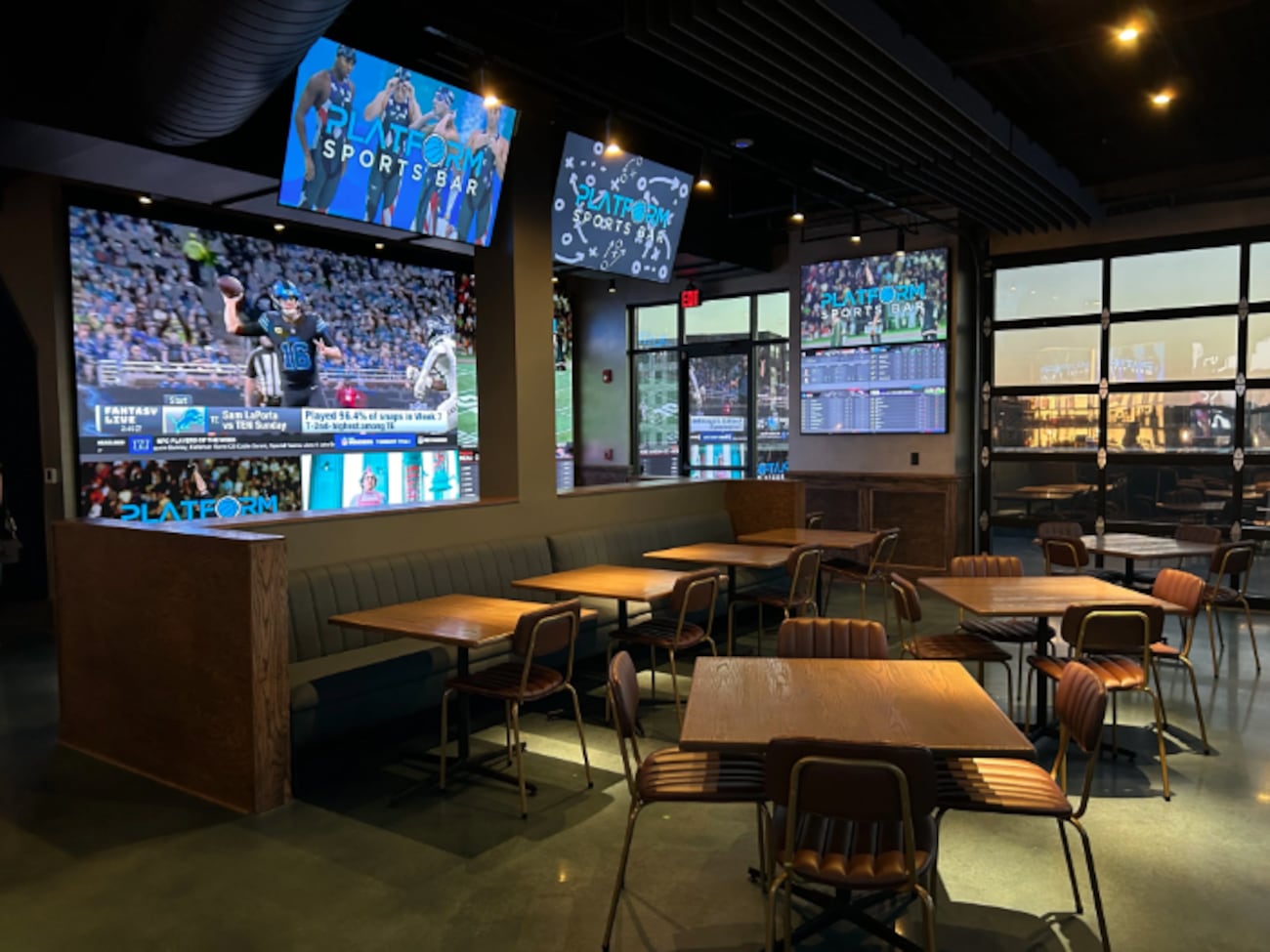 Sports Topic Bar Massive sports bar with 40-foot TV wall and rooftop patio opening in ...