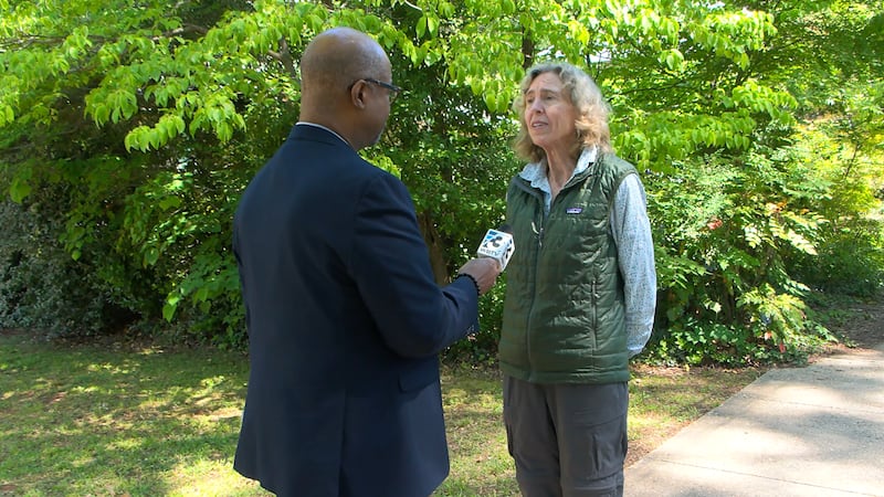 Jennifer Roberts offers to lead Charlotte again