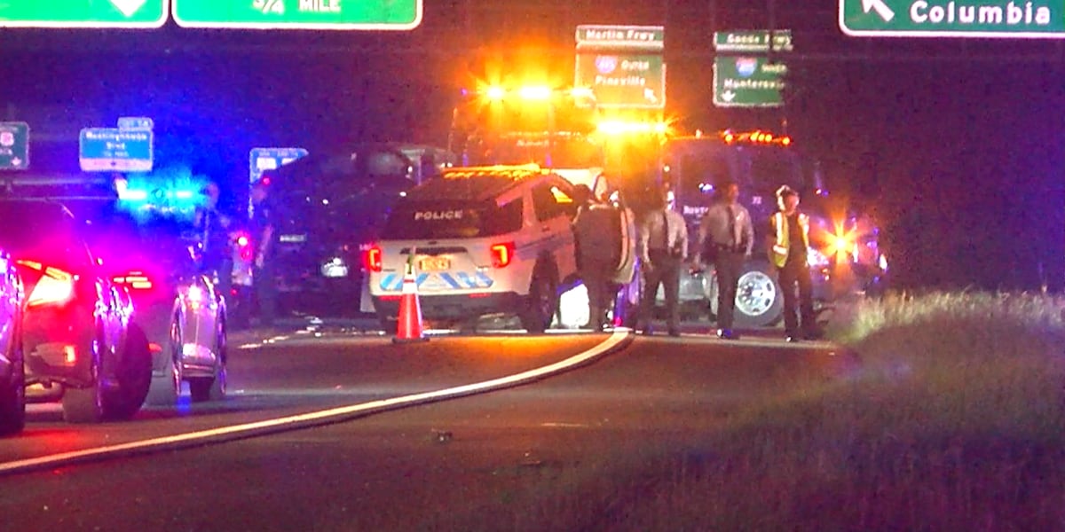 Cmpd Cruiser CMPD cruiser damaged in crash on I-77 in Charlotte near South Carolina line
