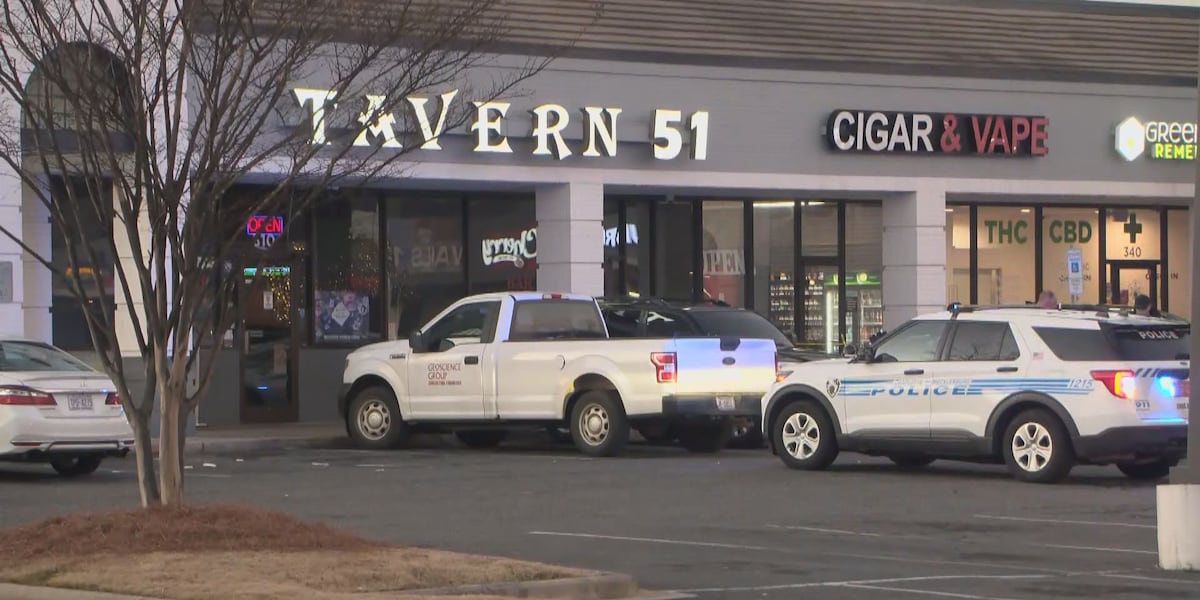 Pineville police officer shot, killed suspect in parking lot shopping center, chief says Pineville police officer shot, killed suspect in parking lot shopping center, chief says