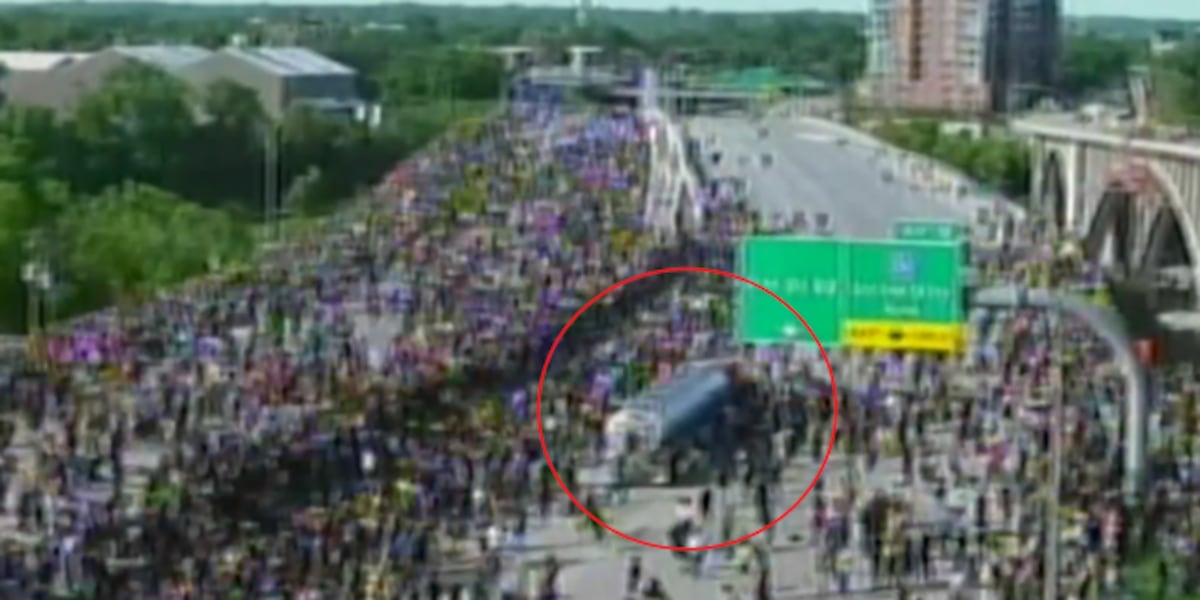 Freeway Protest Mn Truck driver arrested after appearing to drive through protesters on ...