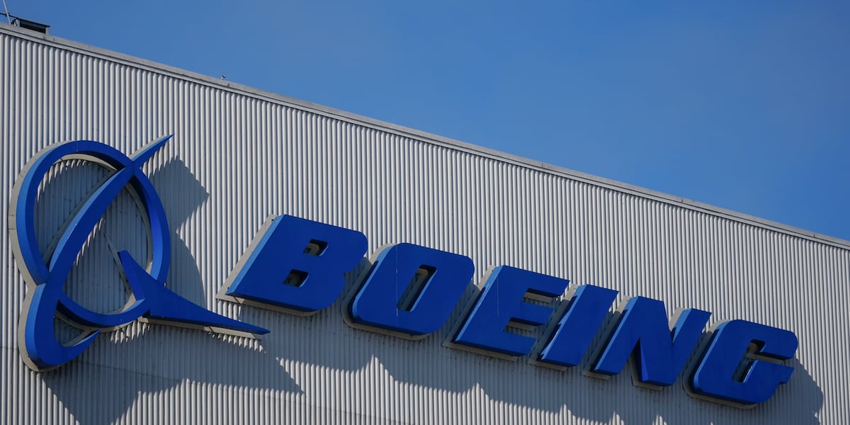 Boeing to lay off hundreds of workers in South Carolina Boeing to lay off hundreds of workers in South Carolina