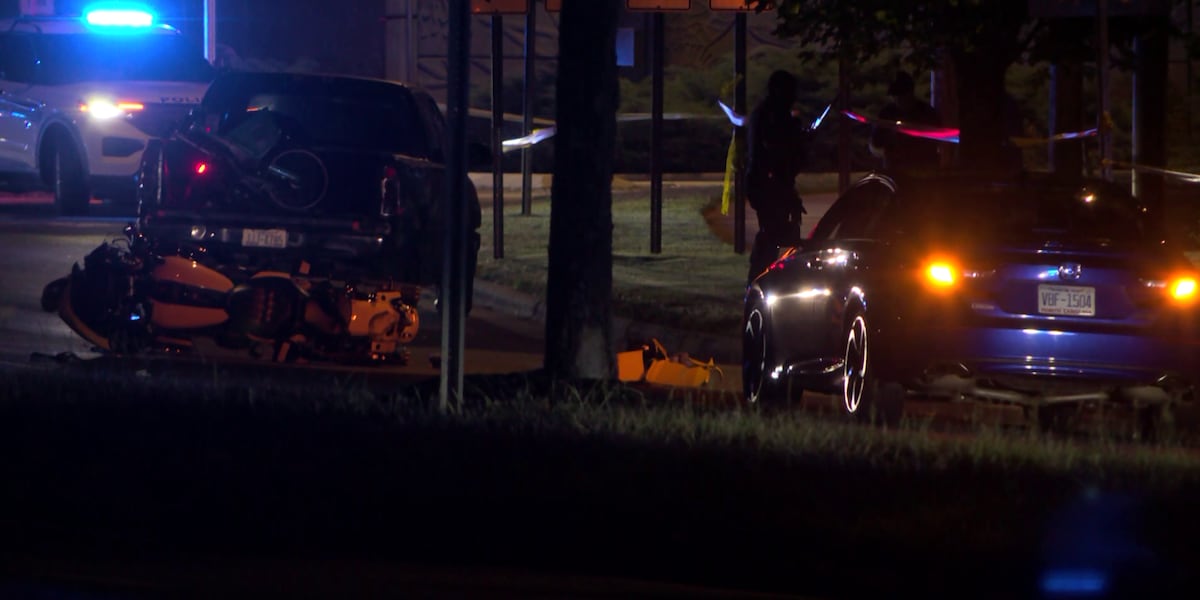 Motorcycle crash leaves 1 dead near busy Charlotte intersection