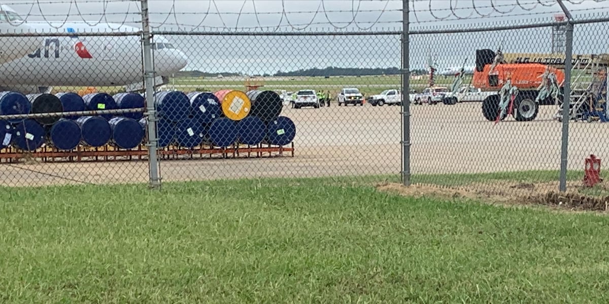 Stowaway Found Dead in American Airlines Landing Gear at Charlotte Airport, Investigation Launched