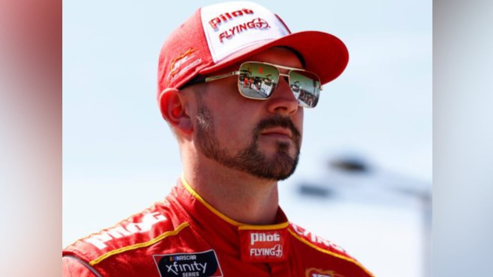 Former NASCAR driver Michael Annett has died at the age of 39.