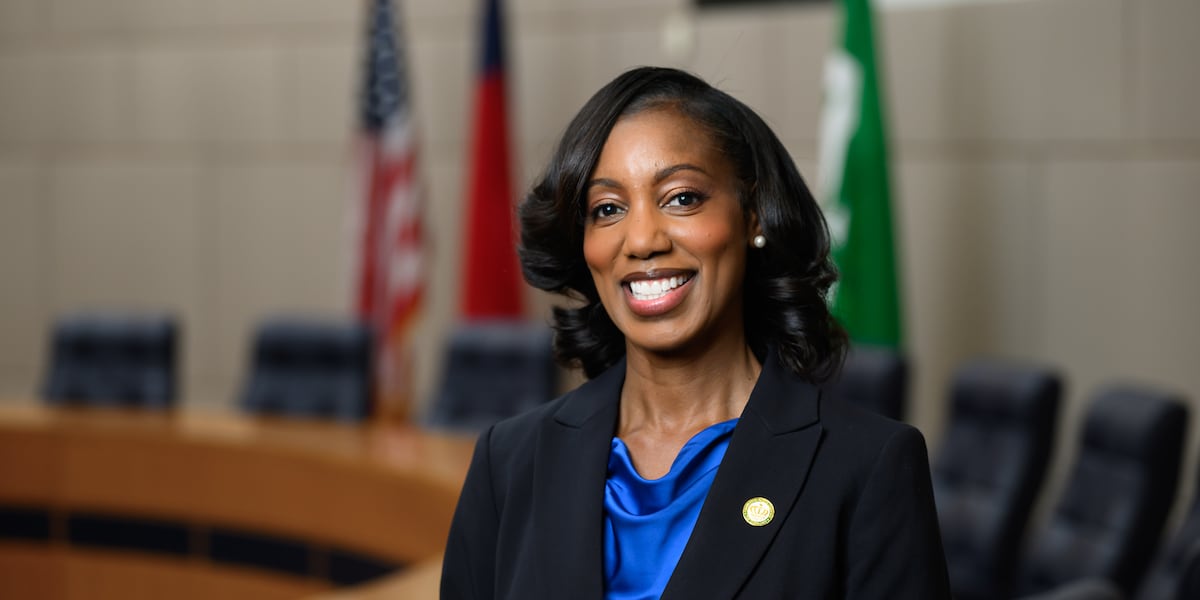 Charlotte-Mecklenburg police name first female police chief