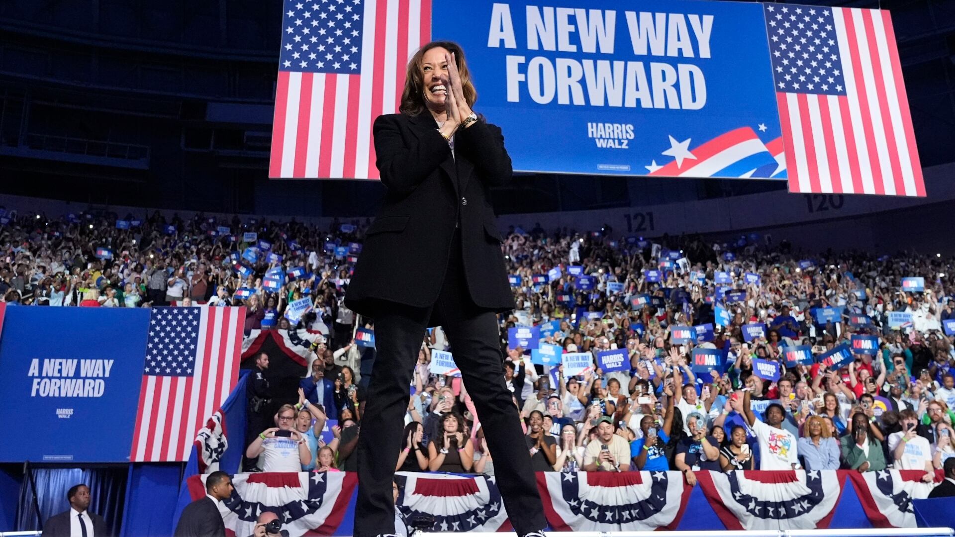 Gallery: Kamala Harris addresses thousands of supporters at Charlotte rally gallery-kamala-harris-addresses-thousands-of-supporters-at-charlotte-rally